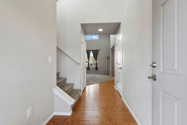 Photo - 3 Bedroom 2 1/2 Bath in Loveland