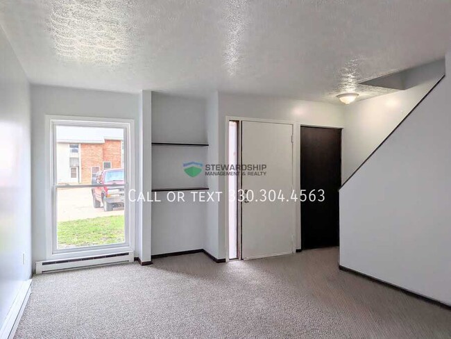 Building Photo - 311 Engadine Ct Unit D6