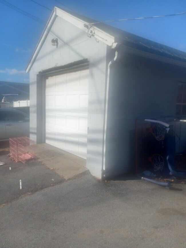 Photo - 766 Tuckerton Ave