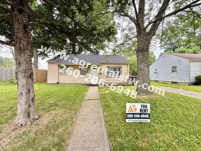 Building Photo - 2 Bedroom House
