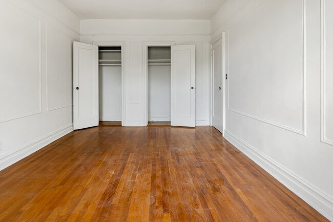 Photo - 555 Ovington Ave