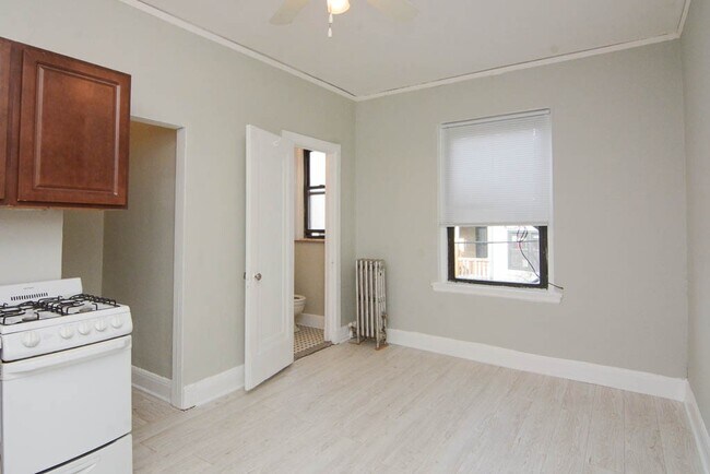 Photo - 3824 N Fremont St Unit 113