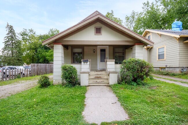 Photo - 201 Koch Ave