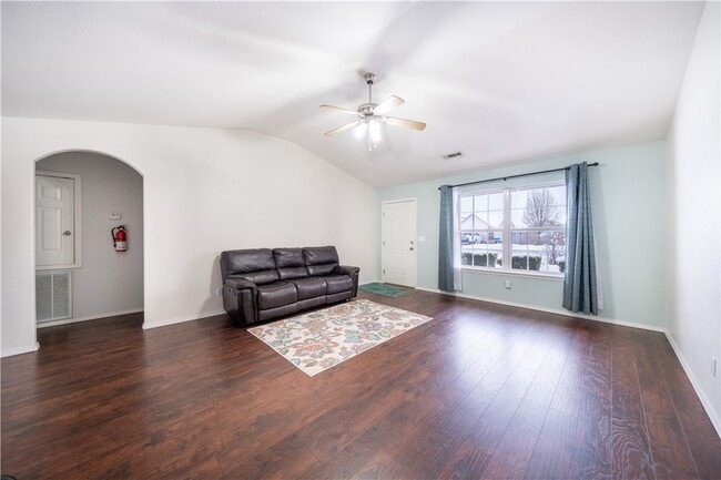 Photo - 5403 SW Cherry Creek Rd