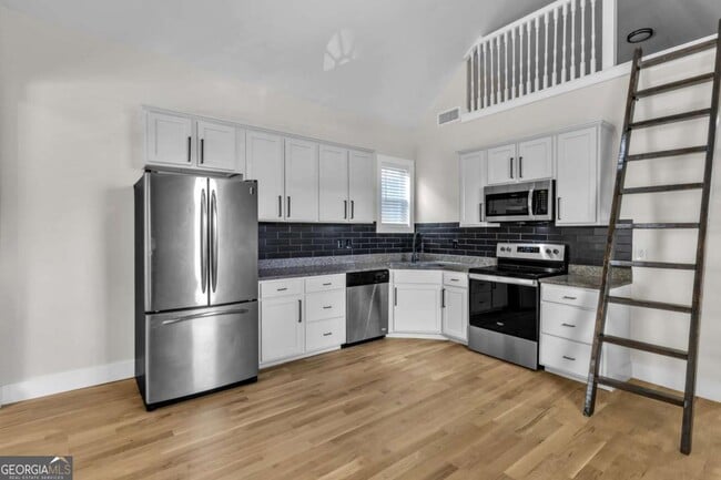 575 Martin St SE