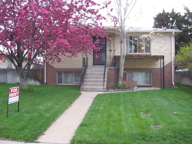 Photo - 2653 S Logan St Unidad 2653