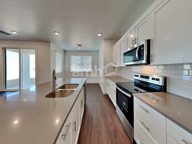 Photo - 17170 W Golden Ln