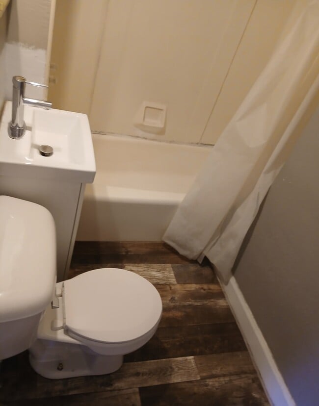 Photo - 407 N Covell Ave