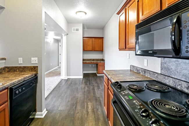 Kitchen and Dining Highland Pointe of West Little Rock Canyon View Properties - Highland Pointe of West Little Rock