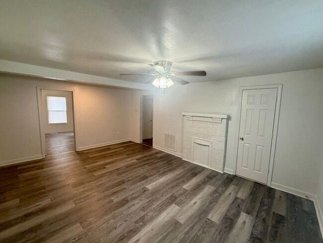 Photo - Two bedroom, 1 bath house in Burlington