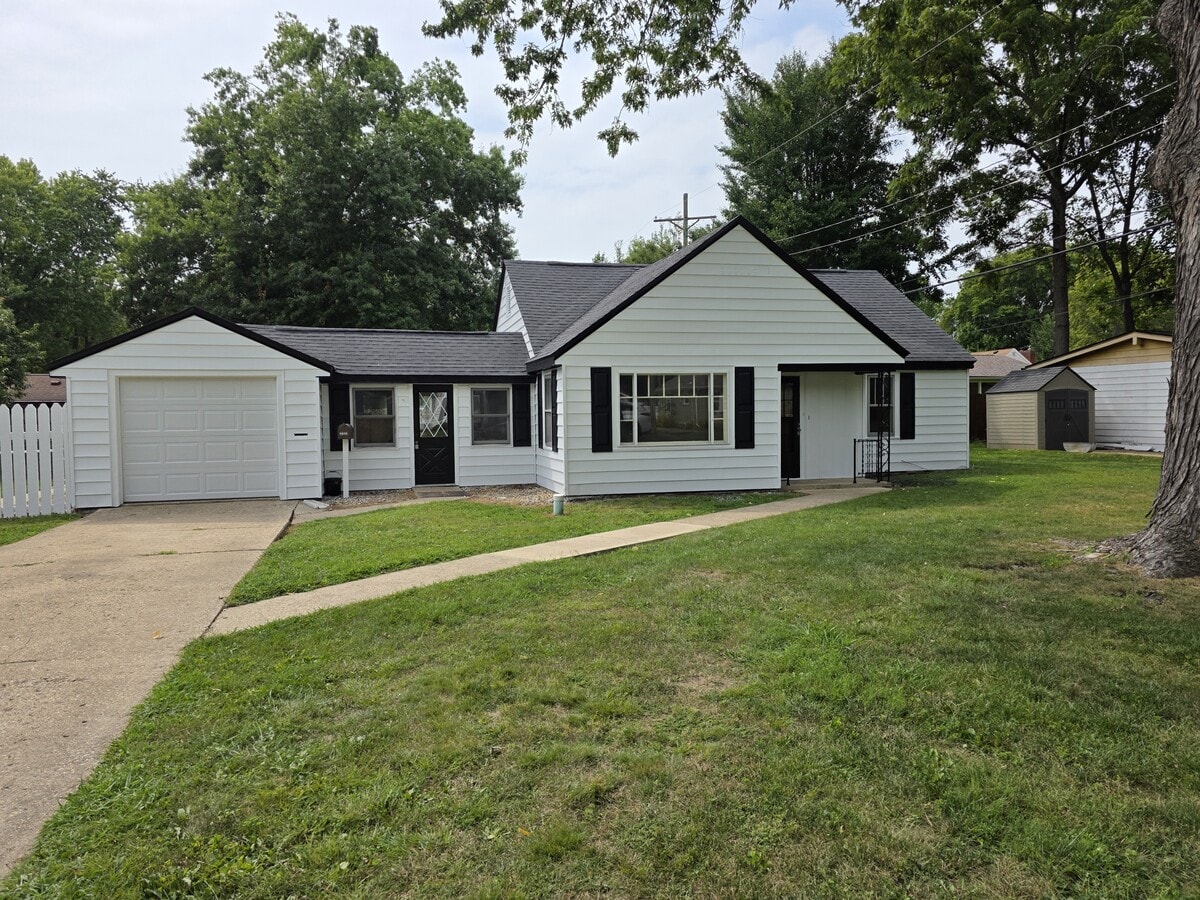 Photo - 2721 Leonard St