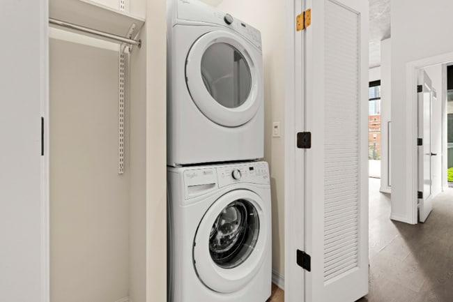 Photo - 160 W Huron St