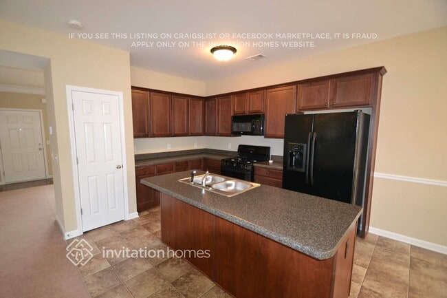 Photo - 2565 Beal St