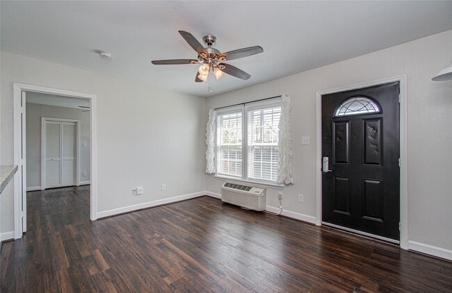 Photo - 1519 W 12th St Unit 1519