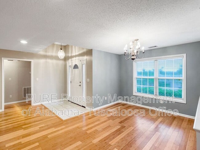 Photo - 3108 Wisteria Ln