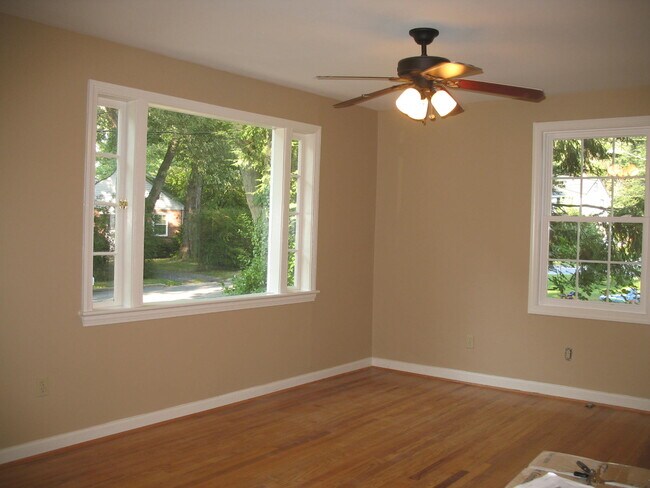 Photo - 5015 Blackfoot Plz