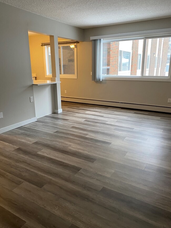 Photo - Hillcrest Manor