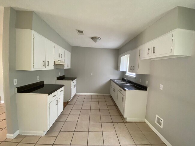 Photo - 5168 Corkwood Dr