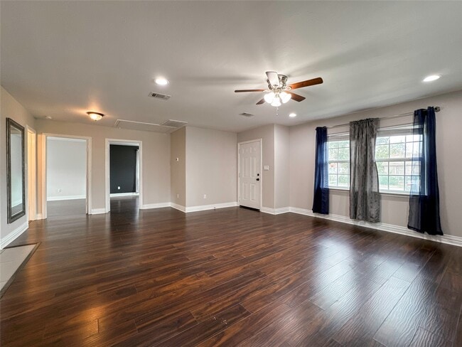 Photo - 2902 Elser St