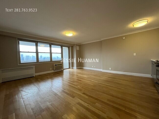 Photo - 310 Greenwich St Unidad 25HI