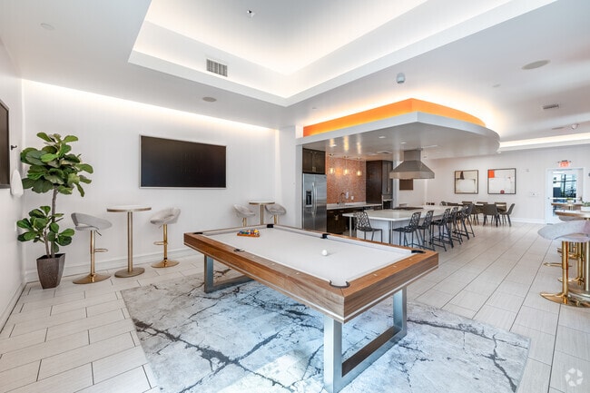 Lounge 1