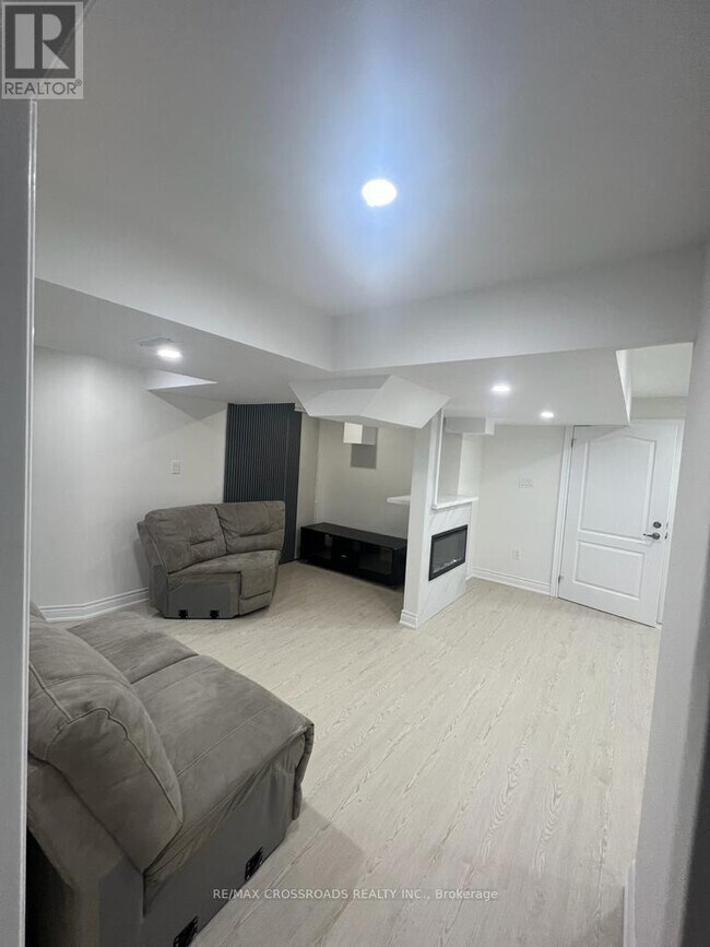 Photo - 4 Gillett Dr