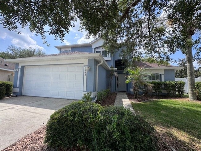 Building Photo - 4 Bedroom/2.5 Bathroom corner lot with large, fenced yard in a gated Oviedo community