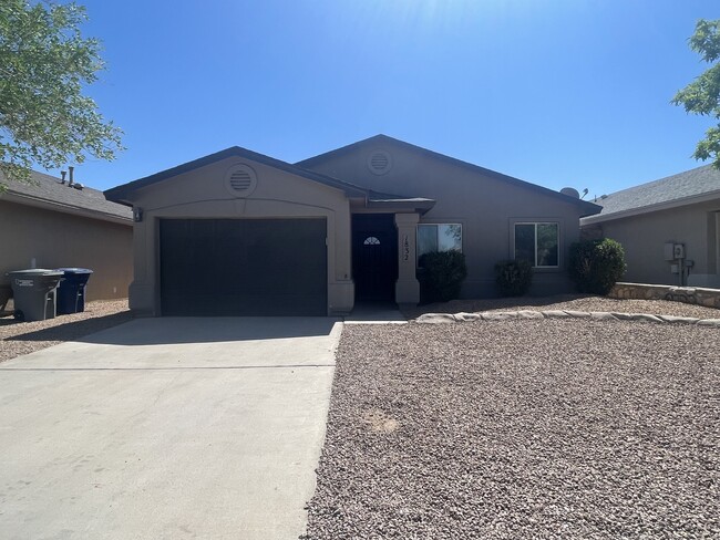 Photo - 1832 Shreya St House
