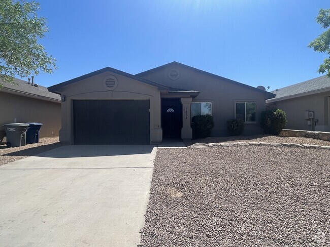 Building Photo - 1832 Shreya St Rental