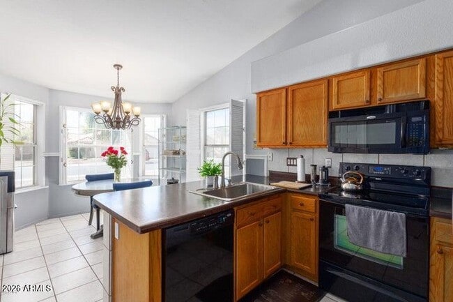 Photo - 862 W Saragosa St