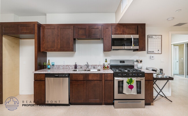 Photo - 1522 Lomita Blvd.