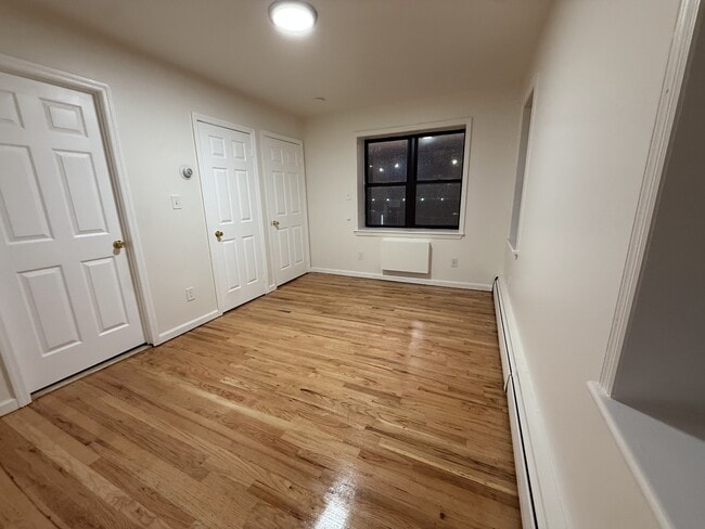 Photo - 1194 Dumont Ave