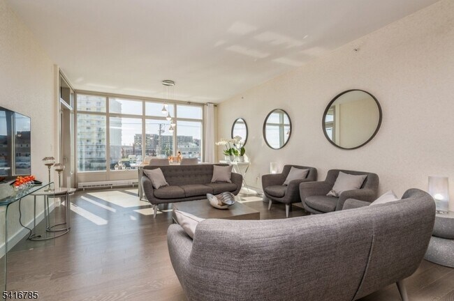 Photo - 15 Morris Ave Unidad 216