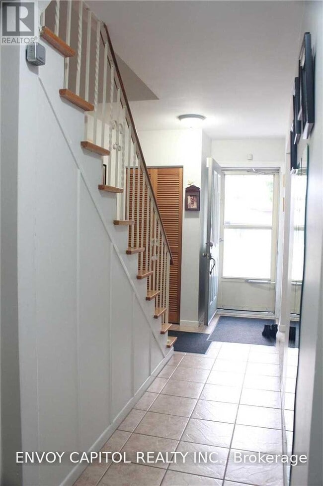 Photo - 14 Faulkner Crescent
