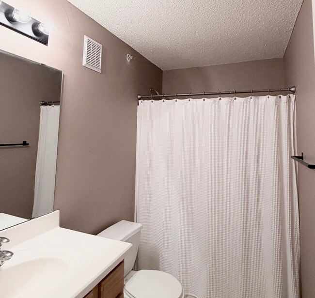 Photo - 11151 Aberdeen St NE