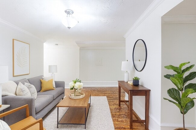 Building Photo - 712 Shawmut Ave Unit 1R