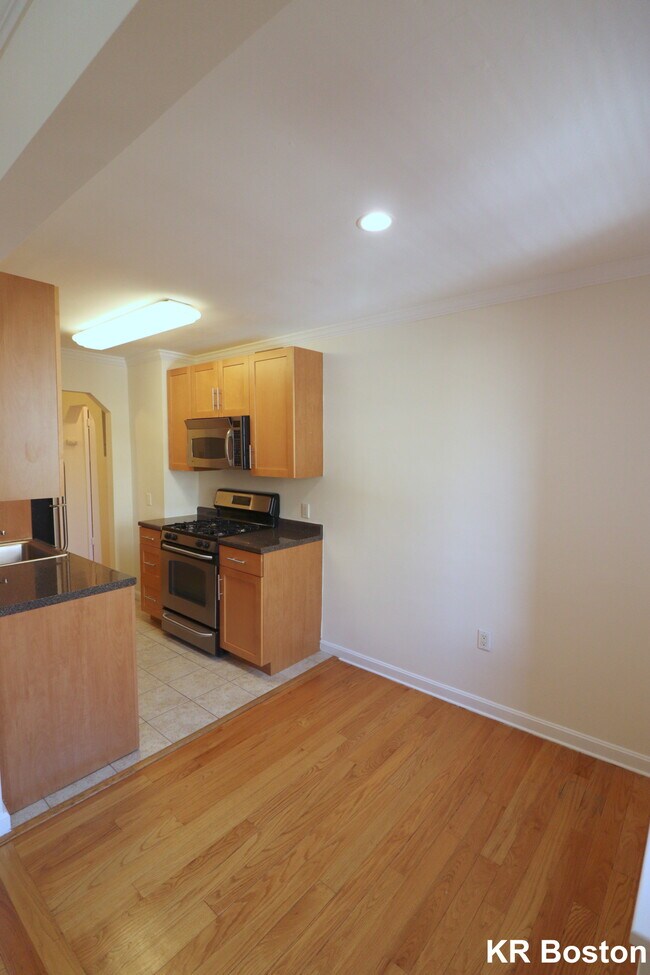 Photo - 86 Brattle St Unidad 201