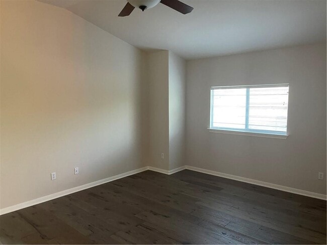 Photo - 1718 Woodvista Pl