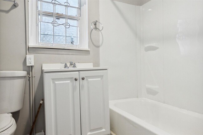 Photo - 1 br, 1 bath Triplex - 1707 N Gratz ST Unit A Unit A