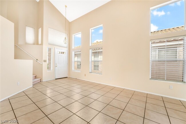 Photo - 120 McLaren St