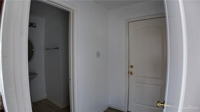 Photo - 15 Monette St