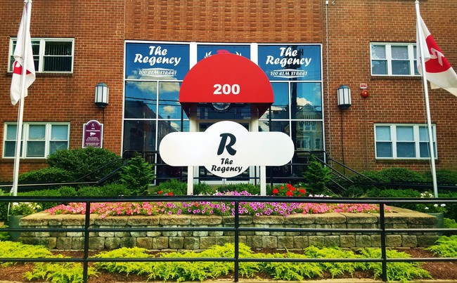 The Regency at 200 Elm - The Regency at 200 Elm Apartamentos