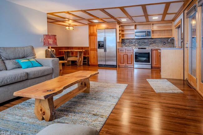 Photo - 215 Old Newtown Rd