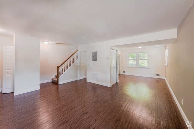 2 BR 1 BA Townhome