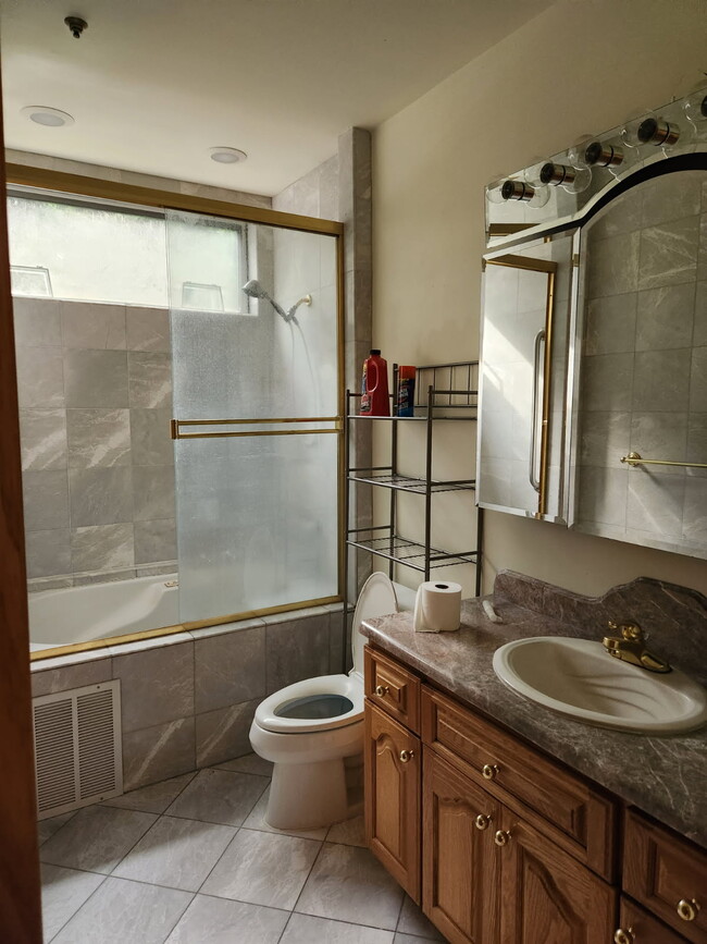 Photo - 15422 Rose Rd SW Apartments Unit A