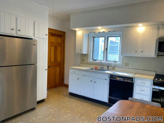 80 Curtis St