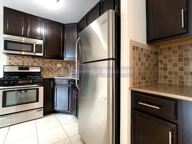 Photo - 3333 Broadway Unit B18E