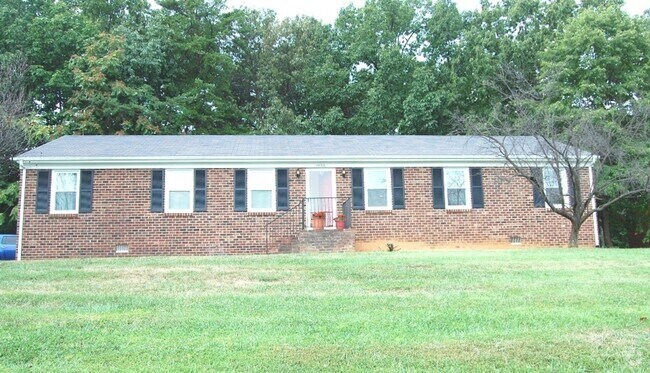 Building Photo - 1605-B Wards Ferry - 2br duplex on Wards F... Rental