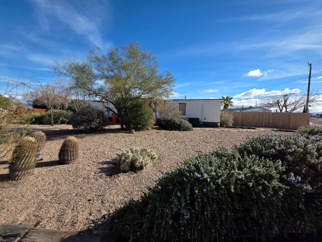 Photo - 2260 E Hearne Ave