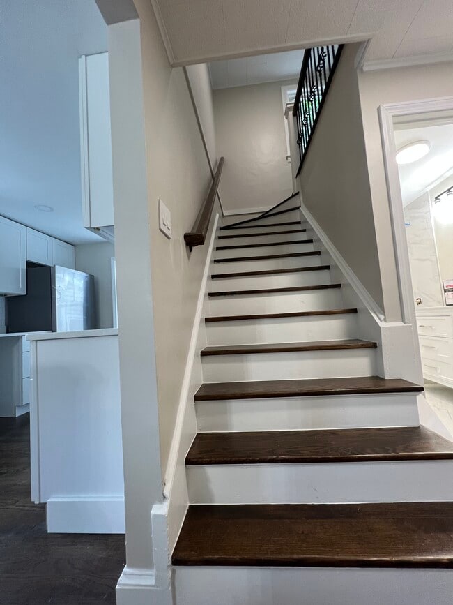 Photo - 296 Oak St